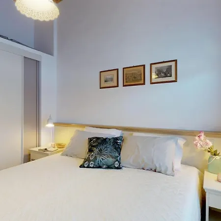 Apartment Lara Deluxe Superior 5 Star Apartment, Your Piece Of Heaven By The Sea & Park