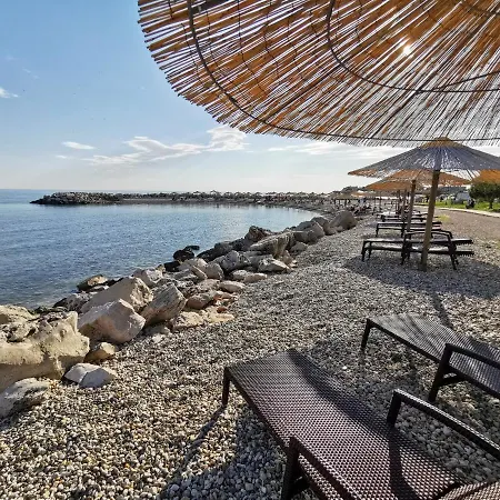 Lara Deluxe Superior 5 Star Apartment, Your Piece Of Heaven By The Sea & Park Apartment Novigrad (Istria)