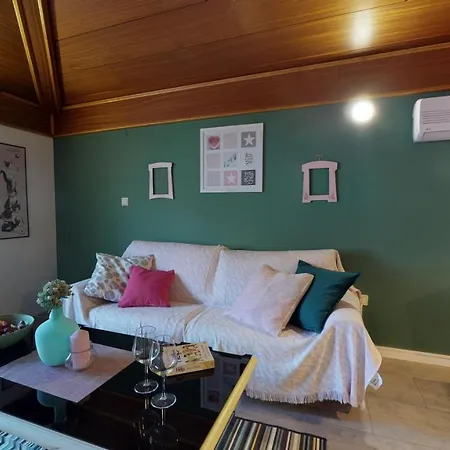 Apartment Lara Deluxe Superior 5 Star Apartment, Your Piece Of Heaven By The Sea & Park Novigrad (Istria)