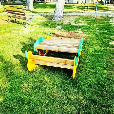 Lara Deluxe Superior 5 Star Apartment, Your Piece Of Heaven By The Sea & Park Novigrad (Istria)