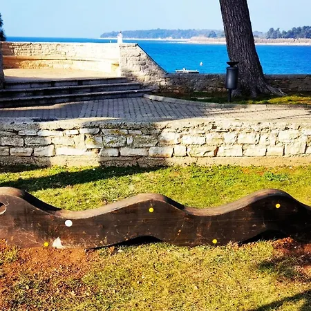 Lara Deluxe Superior 5 Star Apartment, Your Piece Of Heaven By The Sea & Park * Novigrad (Istria)