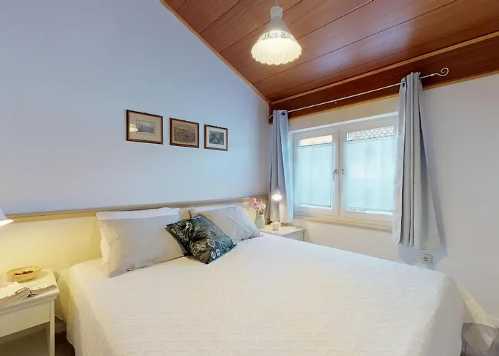 Lara By The Sea & Park