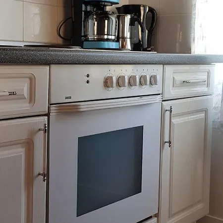 Lara Deluxe Superior 5 Star Apartment, Your Piece Of Heaven By The Sea & Park *